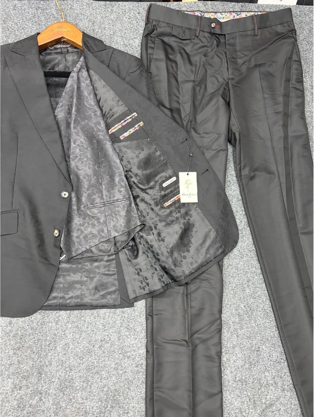 Robert Graham Charleston Black Suit with Vest Size L